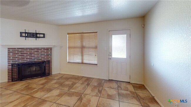 Building Photo - 3611 Selena Dr