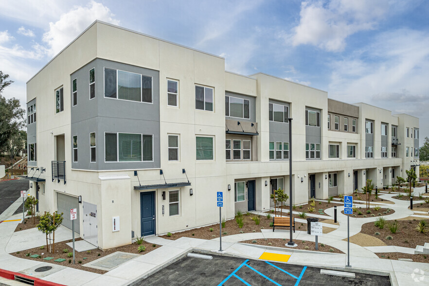 Primary Photo - River Gate Townhomes