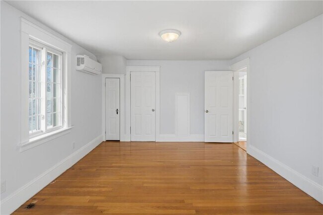 Building Photo - 21 Earlham Way