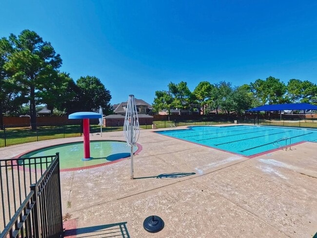 Building Photo - 15811 Sandisfield Ln