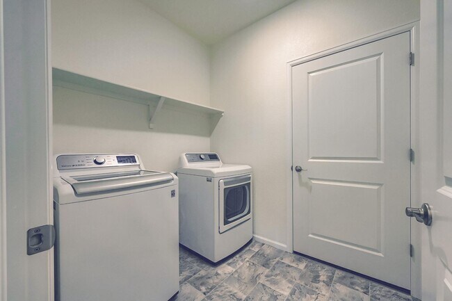 Building Photo - 4 Bedroom single family Ranch (Conner) hom...