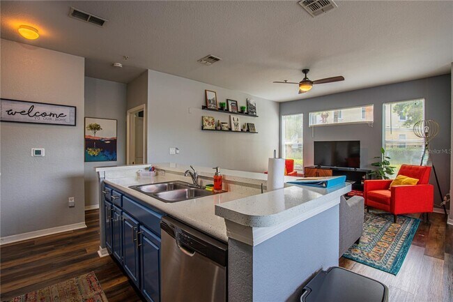 Building Photo - 8913 Legacy Ct