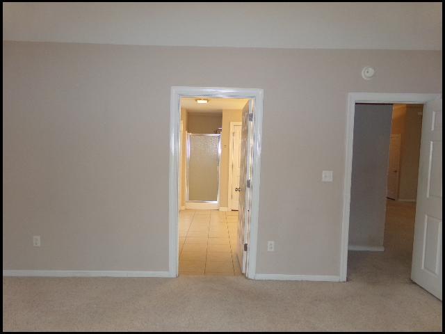 Building Photo - 303 Hidden Meadows Dr