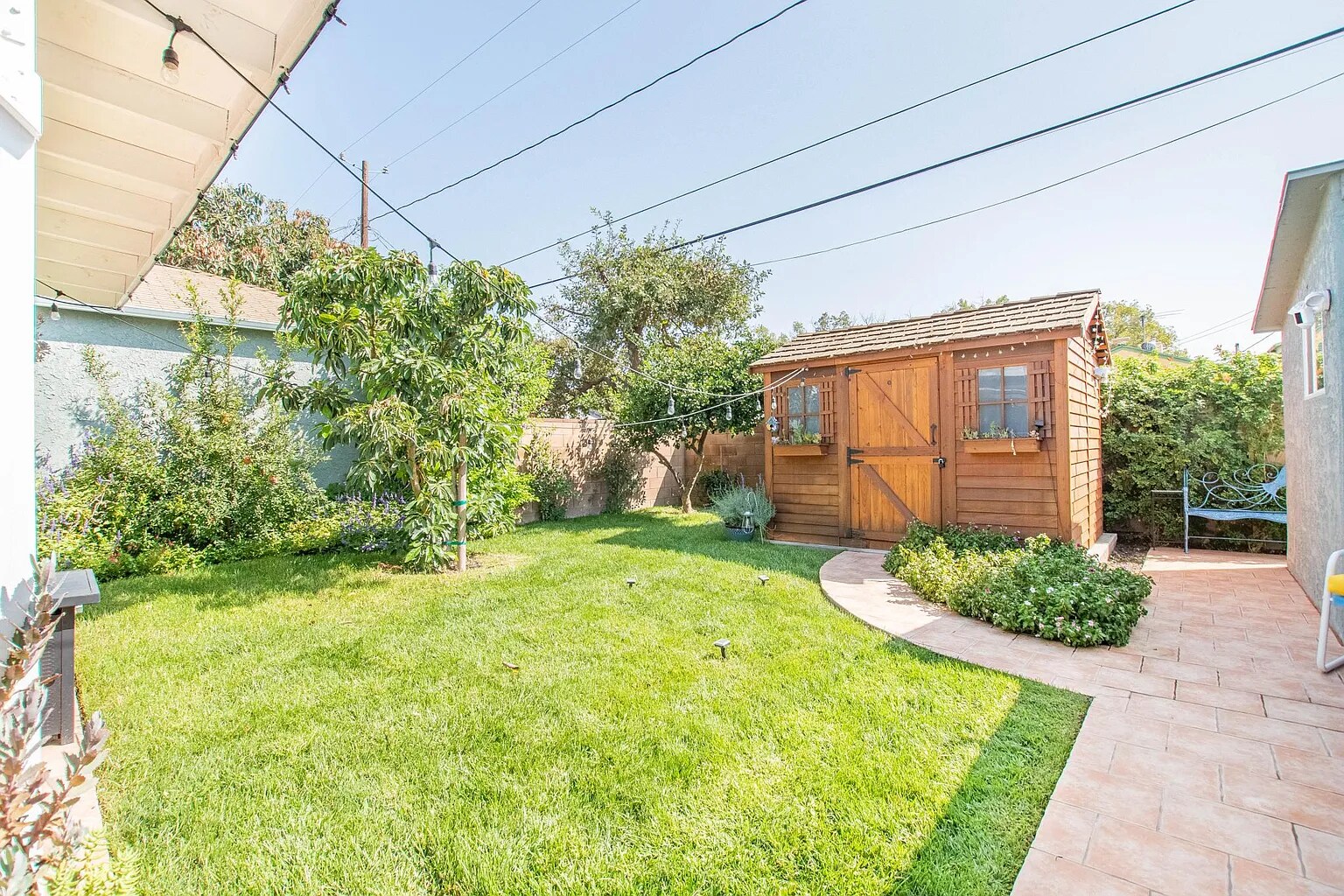 Building Photo - 2120 N Valley St