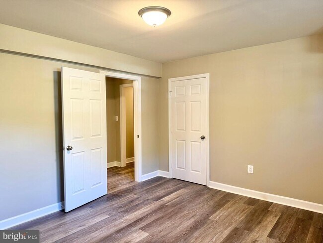 Building Photo - 2 Kelly Ct