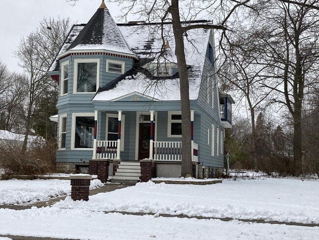 Building Photo - 339 State St