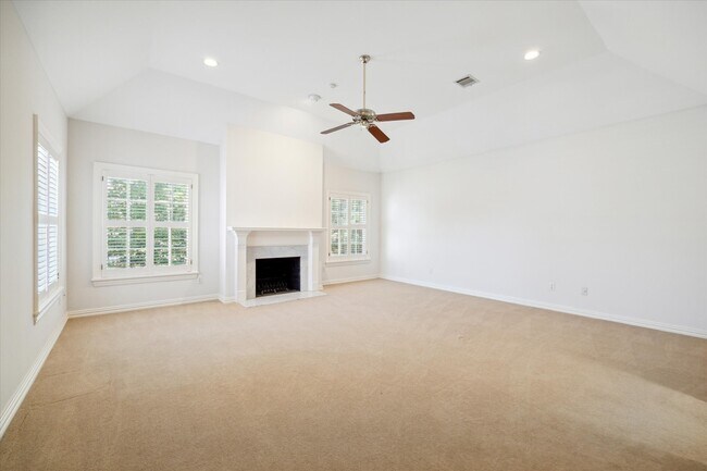 Building Photo - 6433 Sewanee Ave