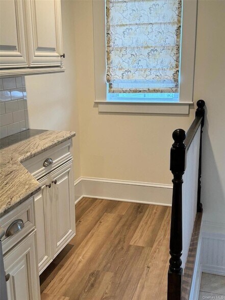 Building Photo - 22 W 1st St