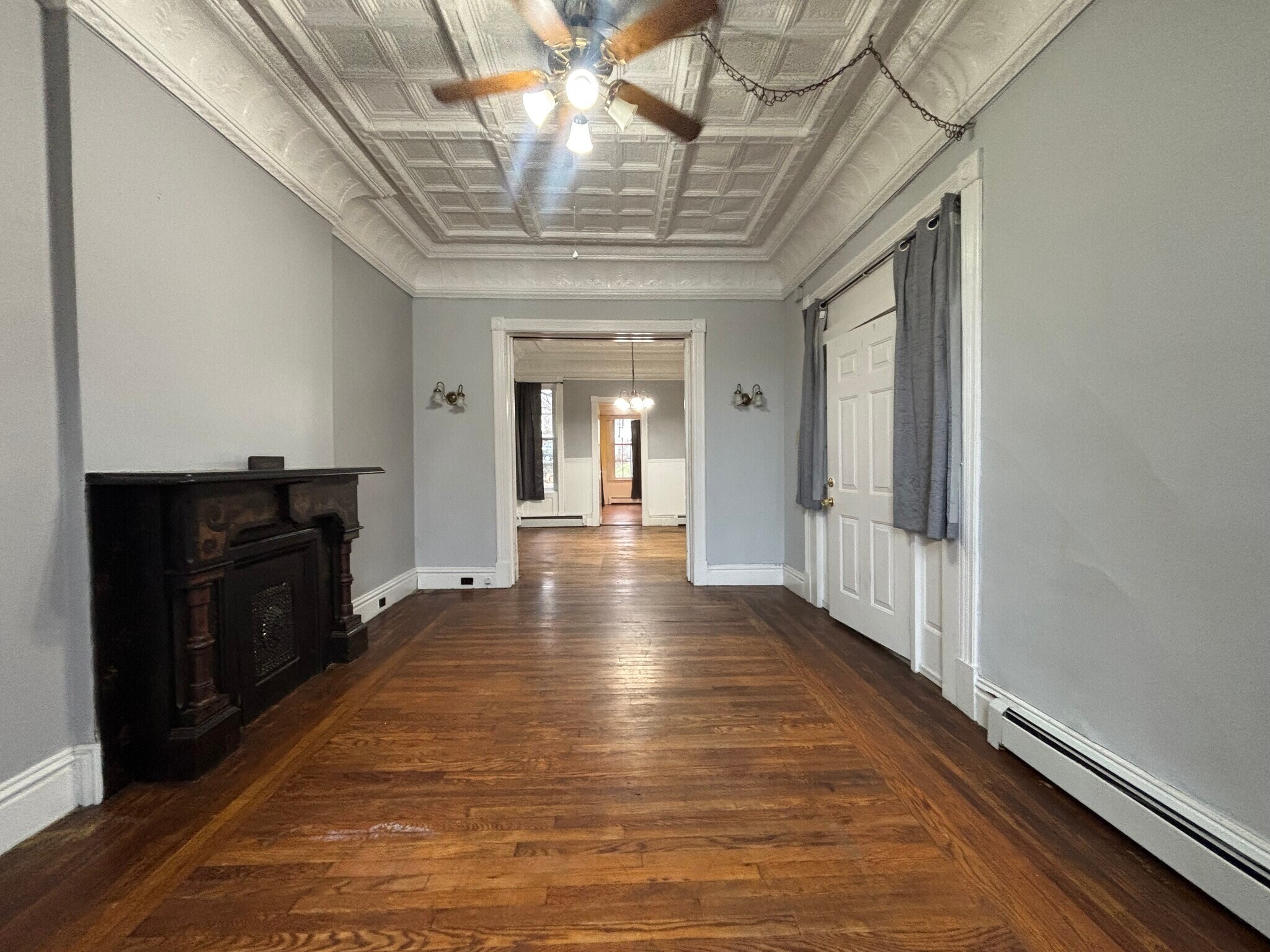 Building Photo - 203 Main St