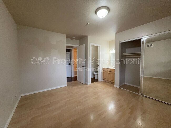 Building Photo - 300 Stony Point Rd