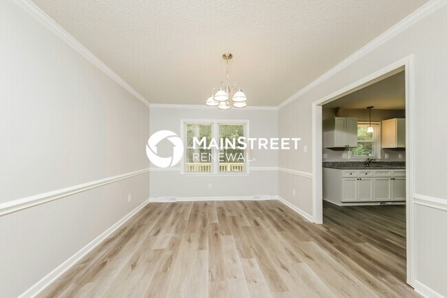 Building Photo - 3 Bedroom Pet-Friendly Home in HIGH POINT,...