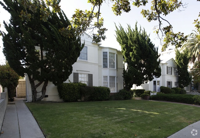 Building Photo - 302-312 San Vicente Blvd