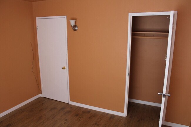 Building Photo - 2745 Rollingwood Dr
