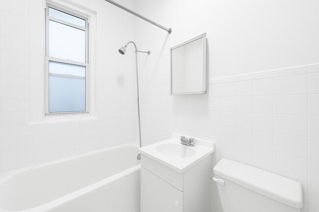 Building Photo - 22 St Nicholas Pl