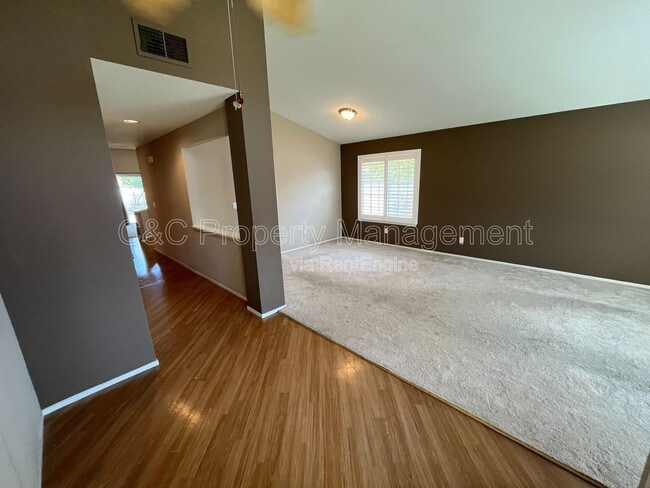 Building Photo - 1050 Colonial Ct