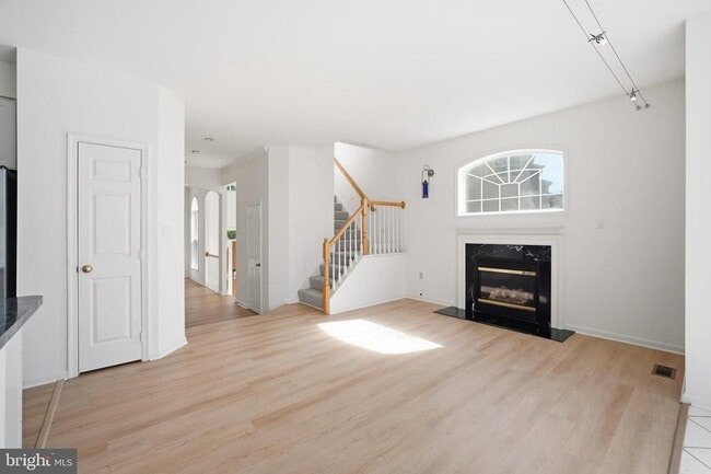 Building Photo - 44094 Saxony Terrace