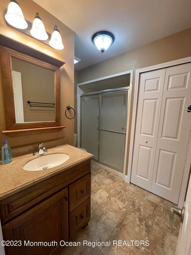 Building Photo - 3 Medford Ct