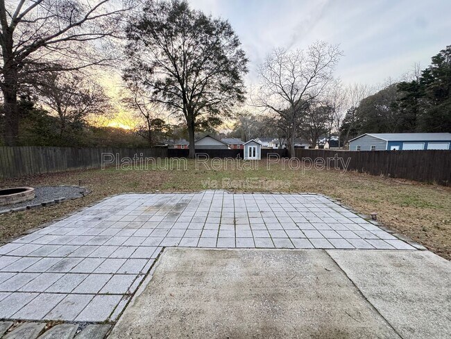 Building Photo - 1886 Benson Ave SE