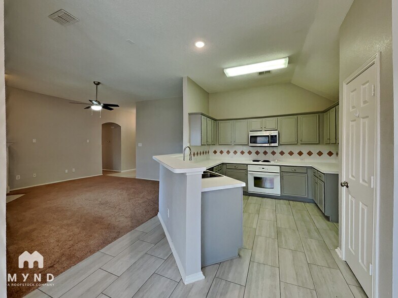 Building Photo - 4611 Basil Dr