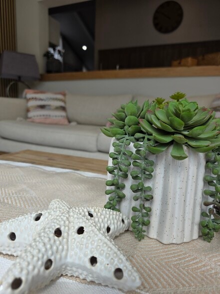 Building Photo - 6097 Charae St