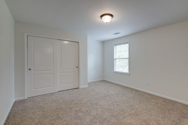 Building Photo - 5 Bedroom Home with Theater Room & 3-Car Garage in Franklin