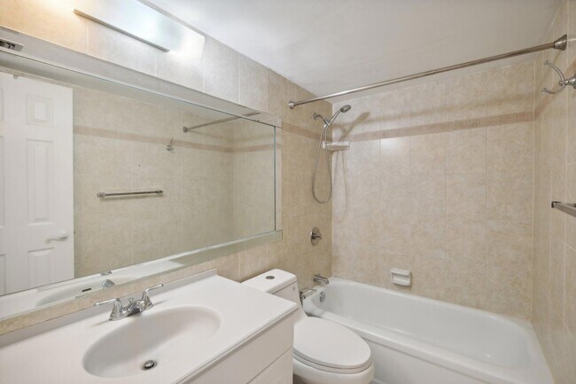 Building Photo - 3580 S Ocean Blvd