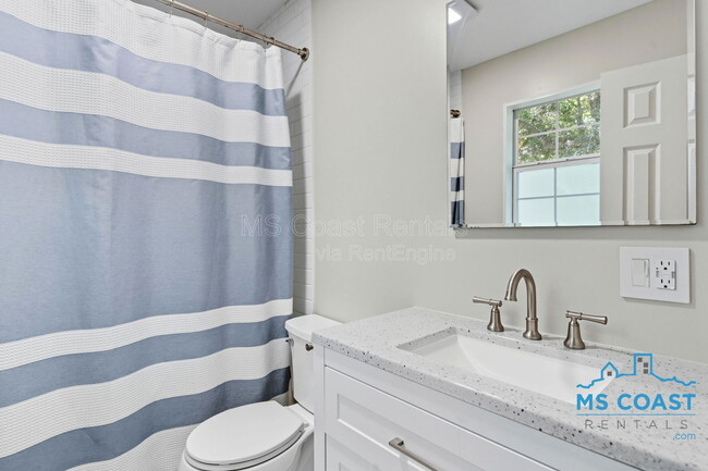 Building Photo - 472 Ginger Dr