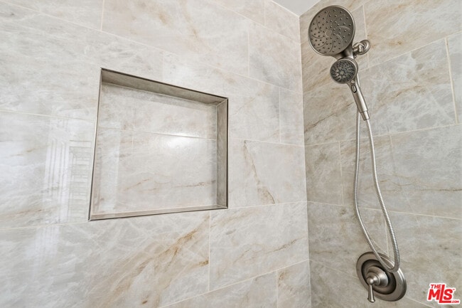 Building Photo - 14808 S Condon Ave