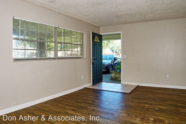 Building Photo - 2 br, 1 bath House - 760 E. Magnolia Avenue