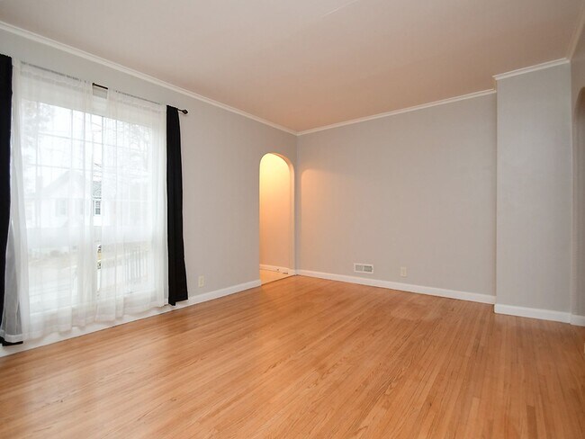 Building Photo - 2108 S 46th St