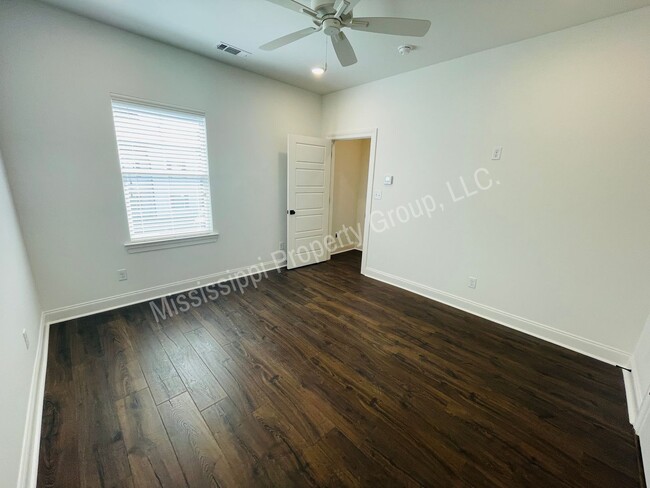 Building Photo - 3BD/3.5BA FOR RENT IN MEADOWCREST