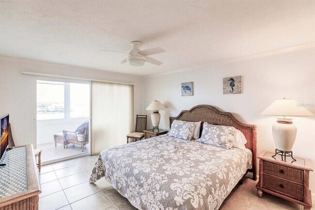 Building Photo - 1255 E Peppertree Dr