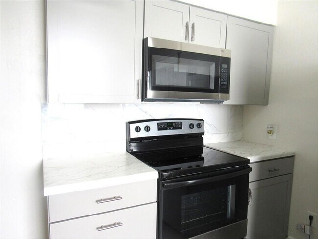 Building Photo - 2435 George Nick Connor Dr