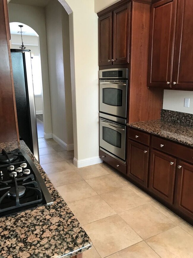 Building Photo - Two Story Home in Somersett Vue Community