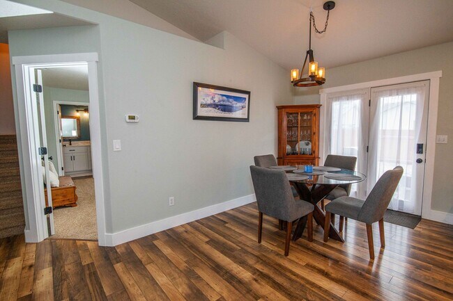 Building Photo - Beautiful Boise Home