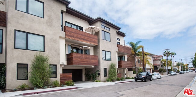 Building Photo - 1103 Cypress Ave