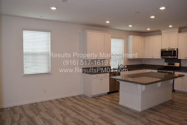 Building Photo - 3 br, 2.5 bath House - 4056 Montcalm Pl