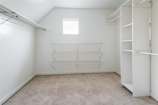 Building Photo - 13812 Sycamore Village Dr