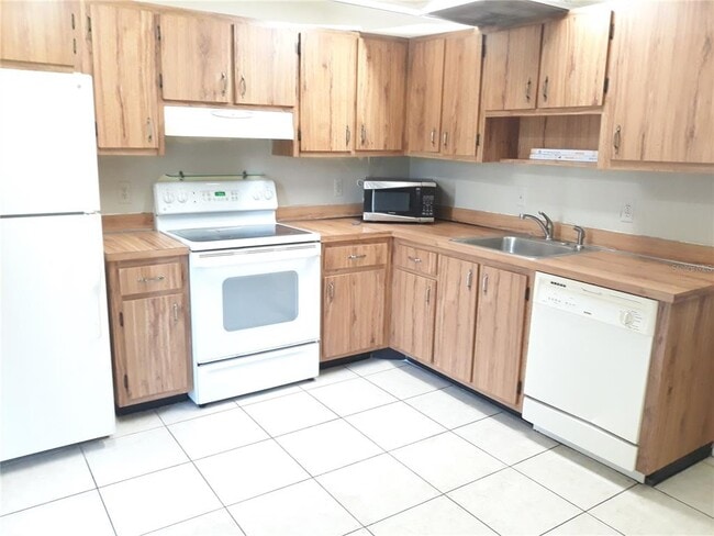 Building Photo - 1185 Soria Ave