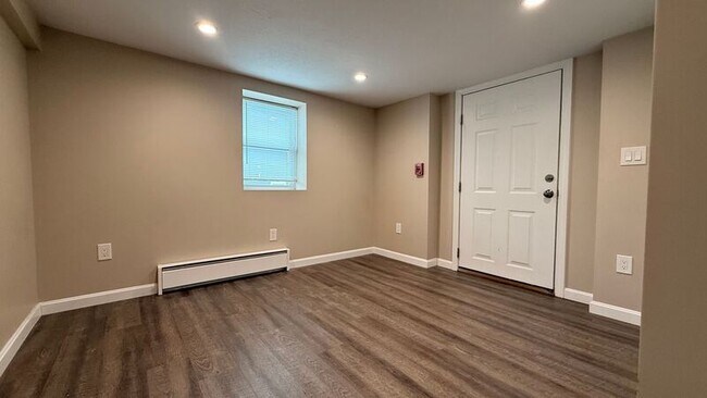 Building Photo - 62 Suffield St