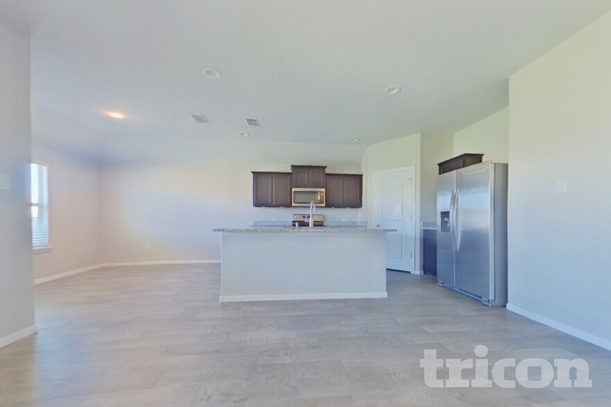 Building Photo - 9216 Castorian Dr