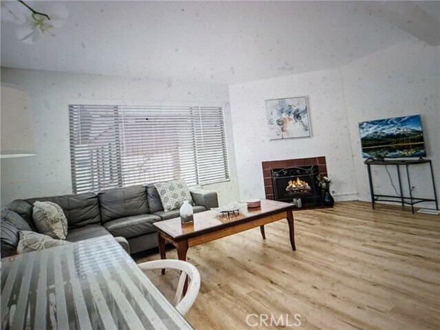 Building Photo - 325 10th Pl