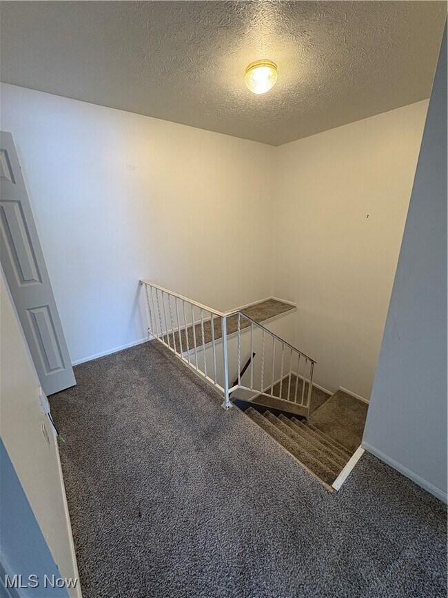 Building Photo - 5936 Callaway Cir