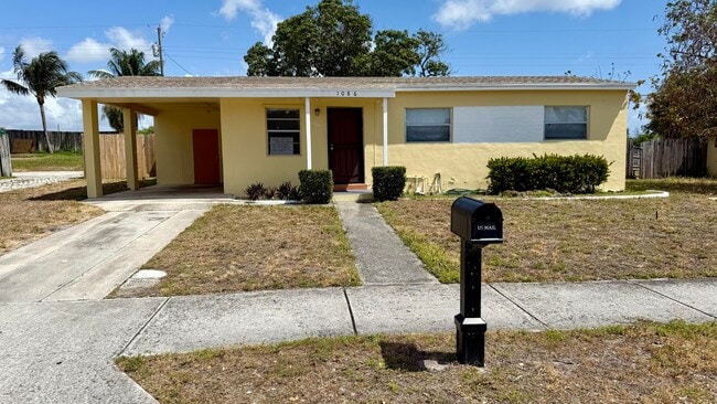 Primary Photo - 1086 W 27th St