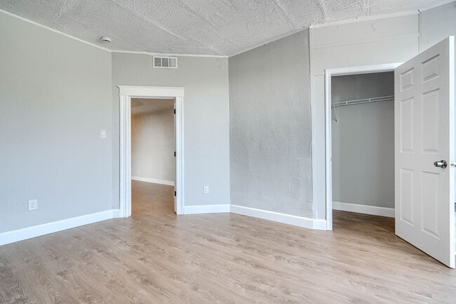 Building Photo - 2800 Harford Rd