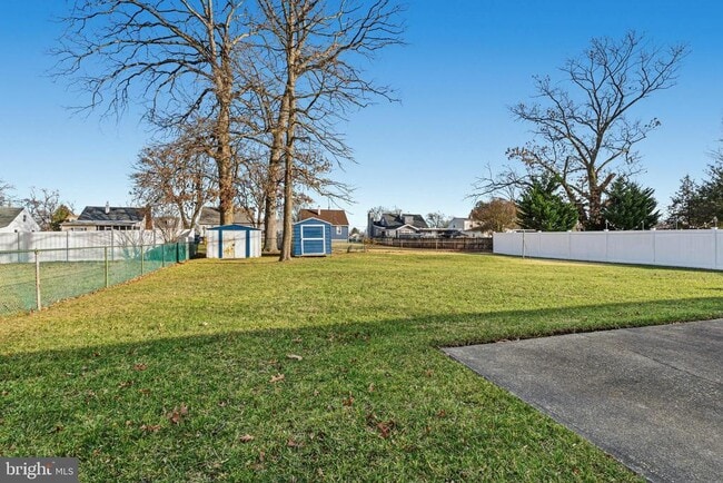 Building Photo - 6219 Groveland Rd