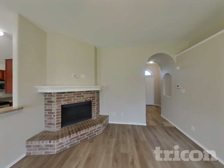 Building Photo - 4200 Agate Dr