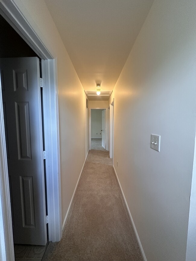 Building Photo - 11 Terben Ct
