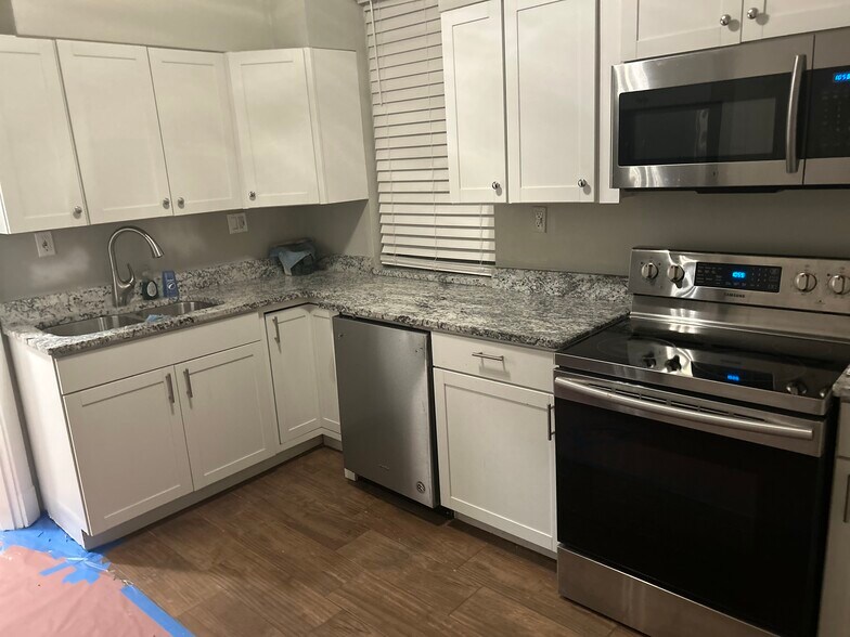 Building Photo - 1118 Ralph Ter