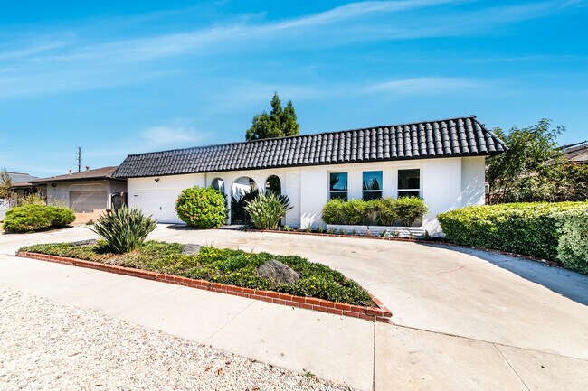 Building Photo - 9038 Whitaker Ave